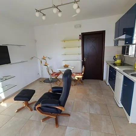Guranya 1 Holiday home *